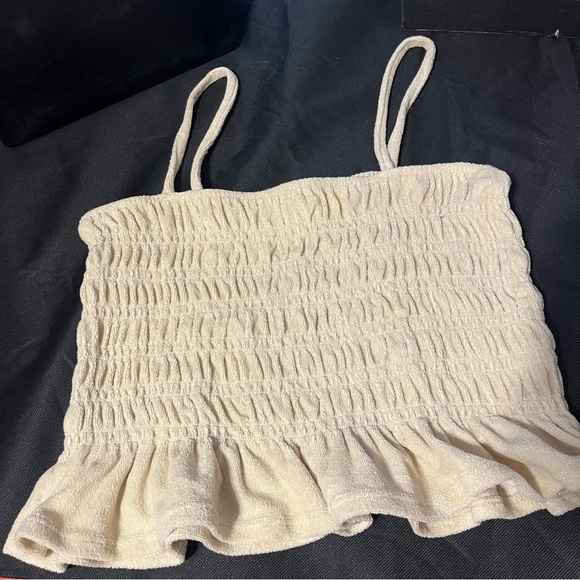 H&M Cream Smocked Crop Top Size Medium - Picture 4 of 6